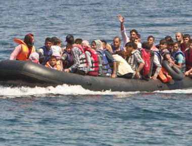 566 αφίξεις στα νησιά του βορείου Αιγαίου - Αυξάνονται και πάλι οι ροές των προσφύγων